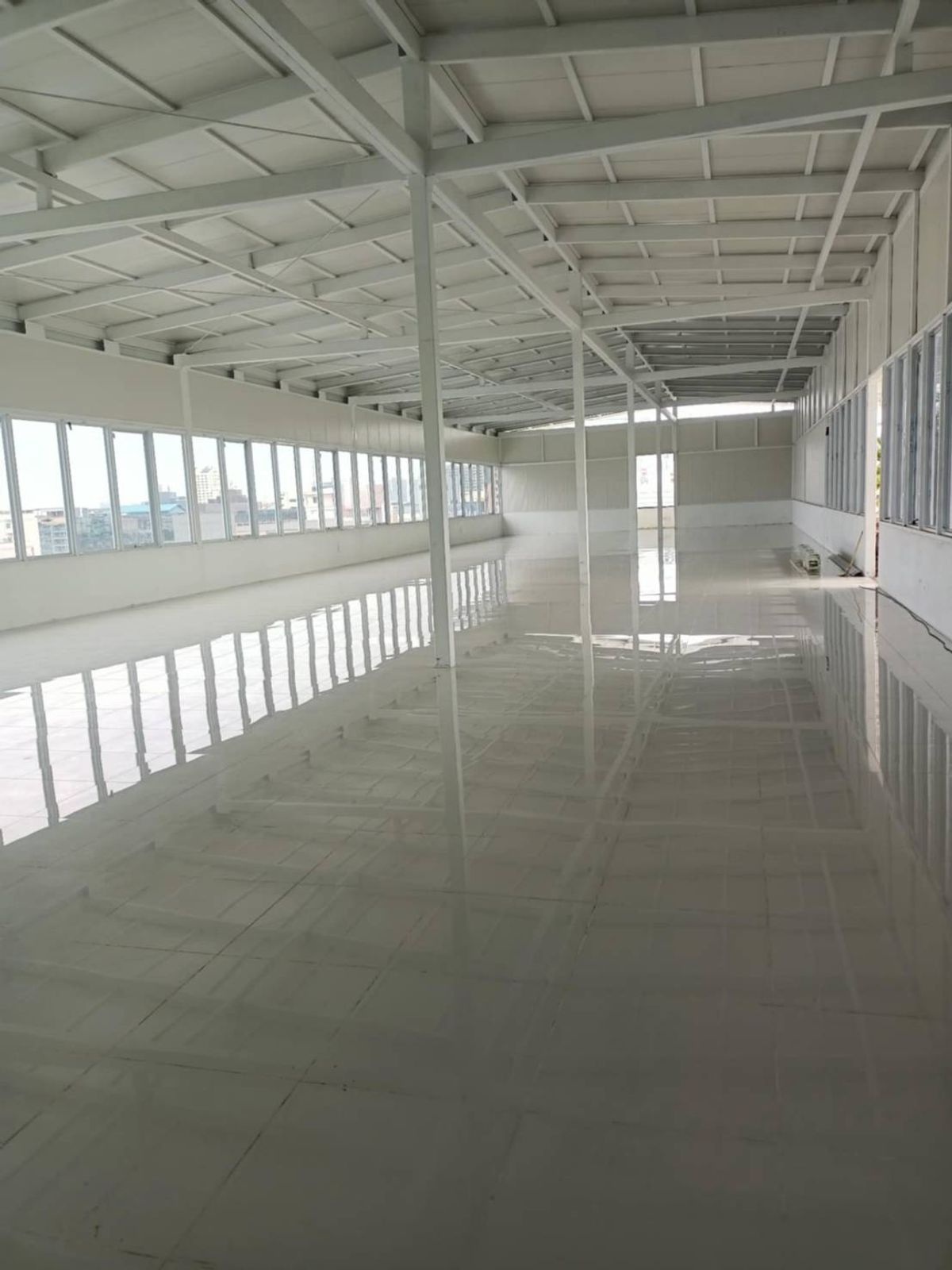 For RentWarehouseRatchadapisek, Huaikwang, Suttisan : Warehouse / Office for rent on Ratchada Road, size 1,130 sq.m., Ratchadaphisek Road Samsen Nok Subdistrict, Huai Khwang District, Bangkok (Property Code TW2-340)