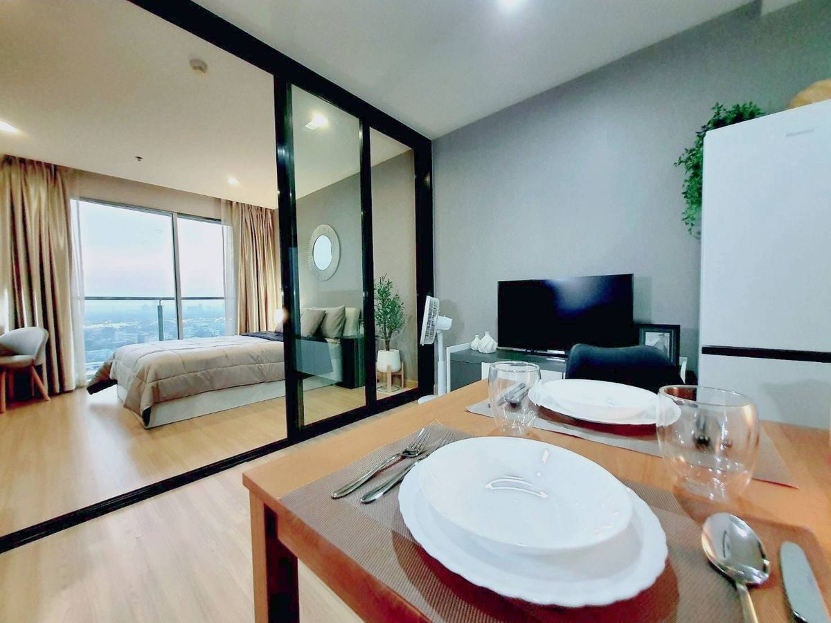 For RentCondoOnnut, Udomsuk : Newly Renovated | Sky Walk Residences | SPACIOUS 1Bedroom Unit | 37 SQM | High Floor | Late June Ready