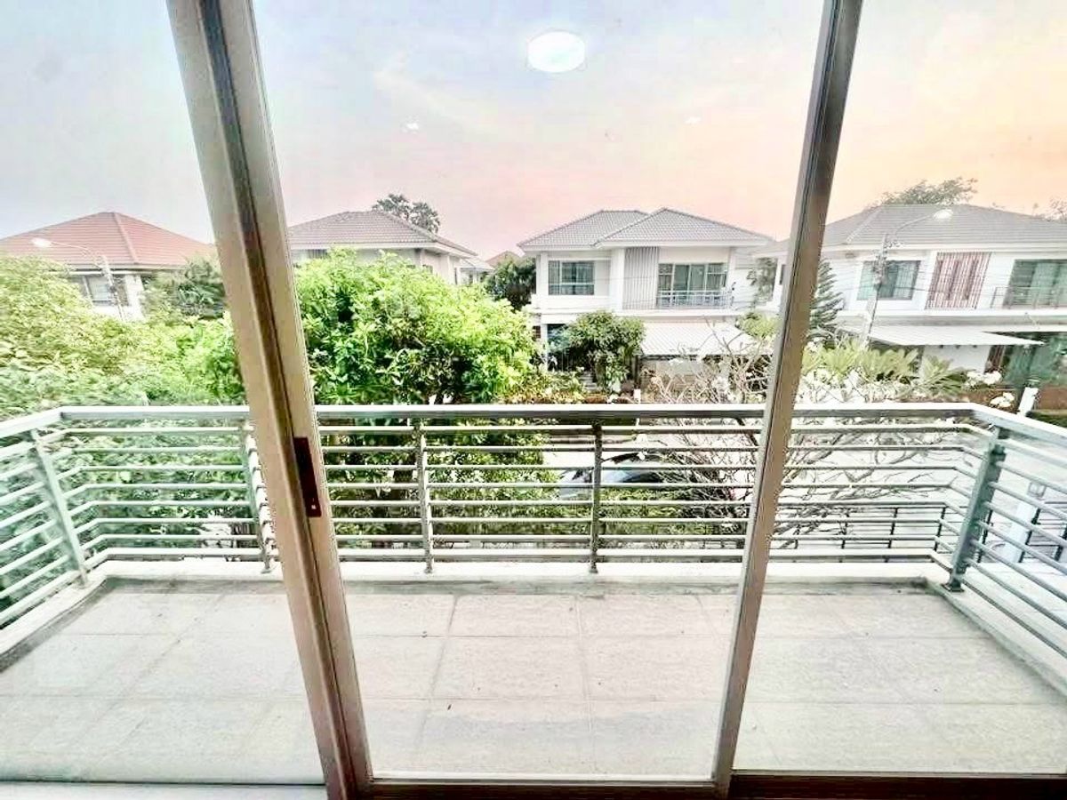 ขายบ้านแจ้งวัฒนะ เมืองทอง : ขายบ้านเดี่ยว 2 ชั้น หมู่บ้านเพอร์เฟค เพลส ชัยพฤกษ์-แจ้งวัฒนะ เนื้อที่ 67.5 ตารางวา 3 ห้องนอน ติดถนนหอการค้าไทย ตำบลบางตะไนย์ อำเภอปากเกร็ด จังหวัดนนทบุรี