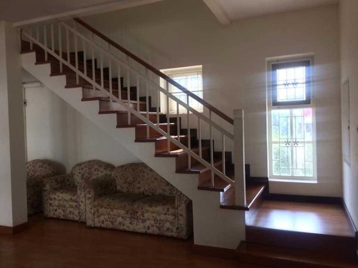 For SaleHouseOnnut, Udomsuk : 📢👇2.5-Storey Corner House For SalePeaceful and green surroundings, near local community and True Digital Park. Easy access to main roads and BTS.