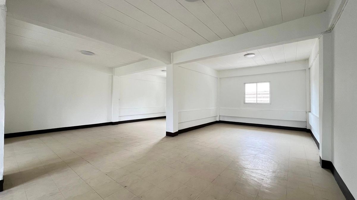 ขายทาวน์โฮมระยอง : ขายทาวน์โฮม 4 ชั้น มาบตาพุด ระยอง ทำเลดี การเดินทางสะดวกสบาย