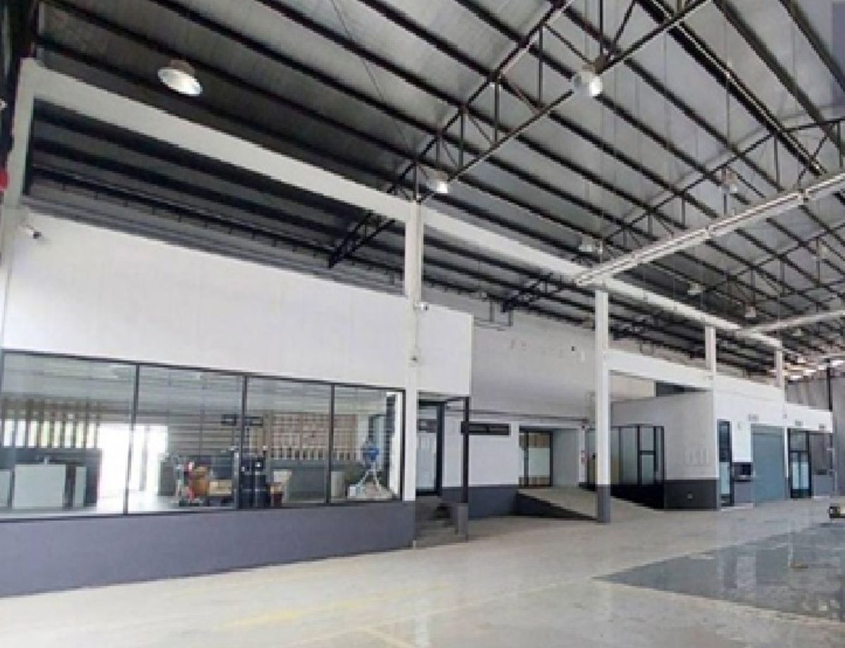 ให้เช่าโชว์รูมบางแค เพชรเกษม : For Rent ให้เช่าโชว์รูม / Showroom รถยนต์ พร้อมศูนย์บริการด้านหลัง / ทำเลดีมาก ริมถนนเพชรเกษม / พื้นที่ใช้สอย 2000 ตารางเมตร / มีที่จอดรถชั้นใต้ดิน / เหมาะเป็นโชว์รูมรถ ให้เช่าราคาพิเศษ