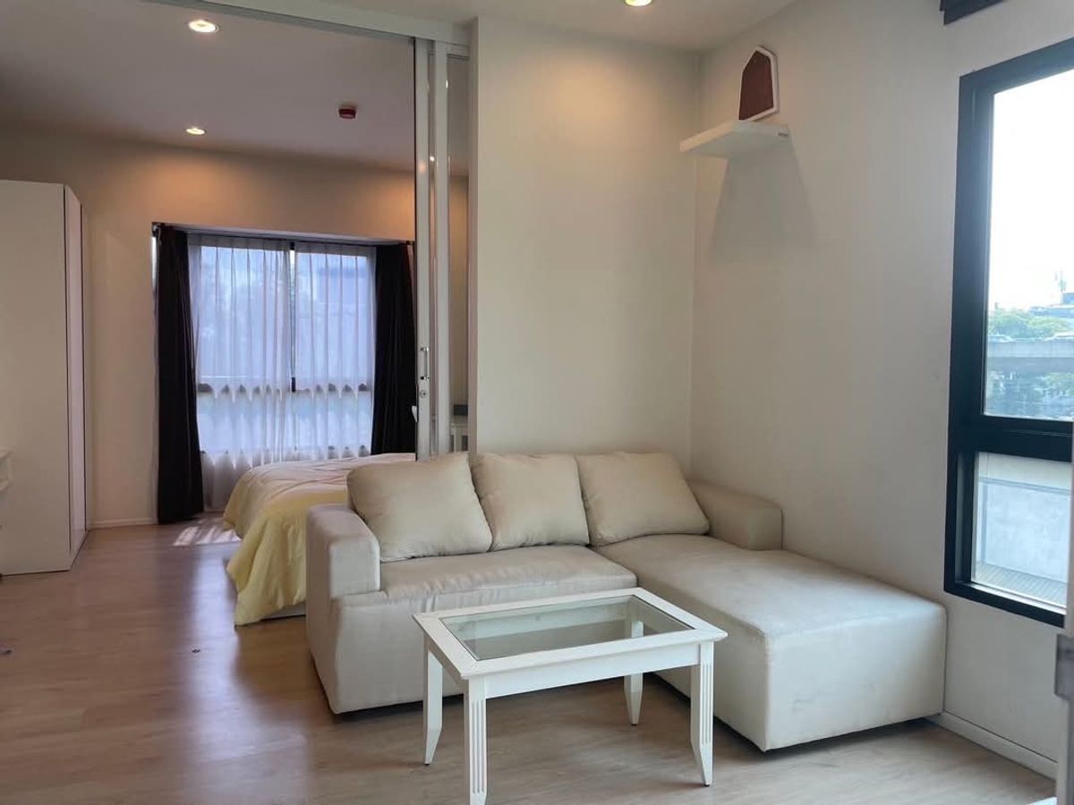 ให้เช่าคอนโดพัฒนาการ ศรีนครินทร์ : 11,000 BHT/Month, S1 Rama 9 (Corner Room)