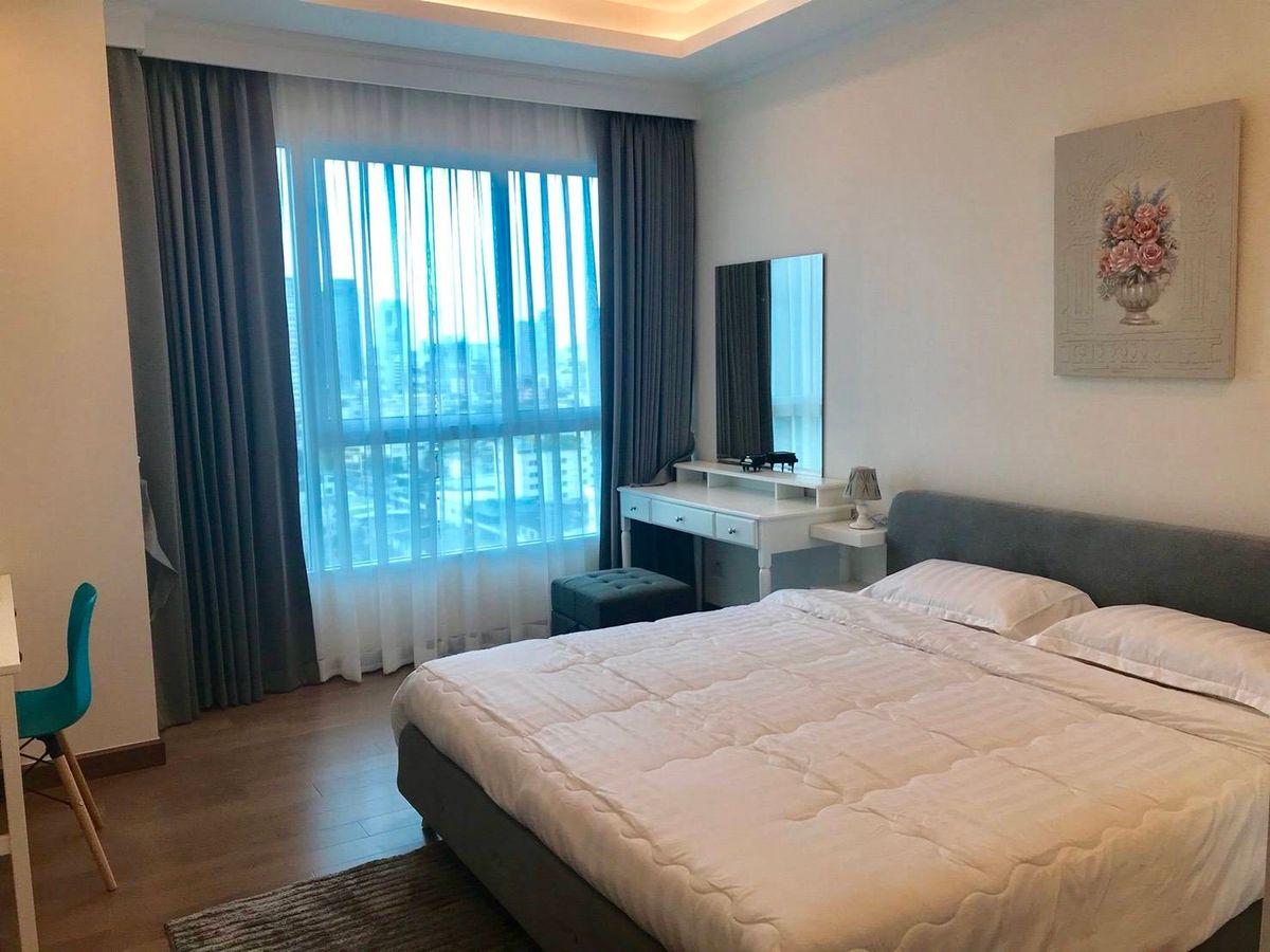 For RentCondoRatchathewi,Phayathai : Rent a beautiful room. Big room.
