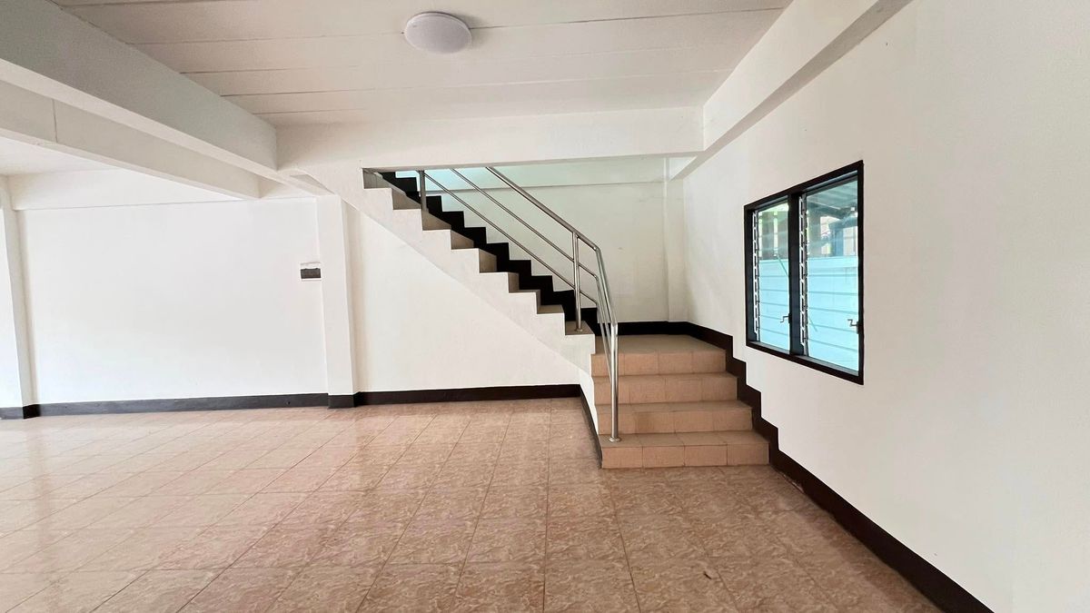 ขายทาวน์โฮมระยอง : ขายทาวน์โฮม 4 ชั้น มาบตาพุด ระยอง ทำเลดี การเดินทางสะดวกสบาย