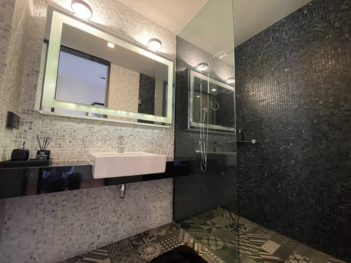 For SaleTownhomeRama3 (Riverside),Satupadit : 📢 Modern 4.5-Storey Townhome for Sale in Central Bangkok! Located just minutes from Central Rama 3 and close to the expressway – perfect for living or home office in a prime business area.