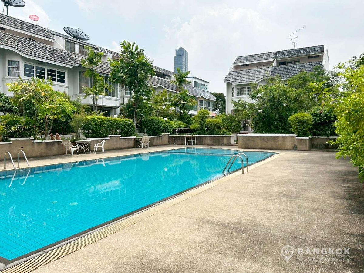ให้เช่าทาวน์โฮมสุขุมวิท อโศก ทองหล่อ : Sukhumvit 49 | ได้รับการปรับปรุงใหม่ 3 เตียง 4 ห้องน้ำทาวน์โฮมพร้อมสระว่ายน้ำร่วมกัน