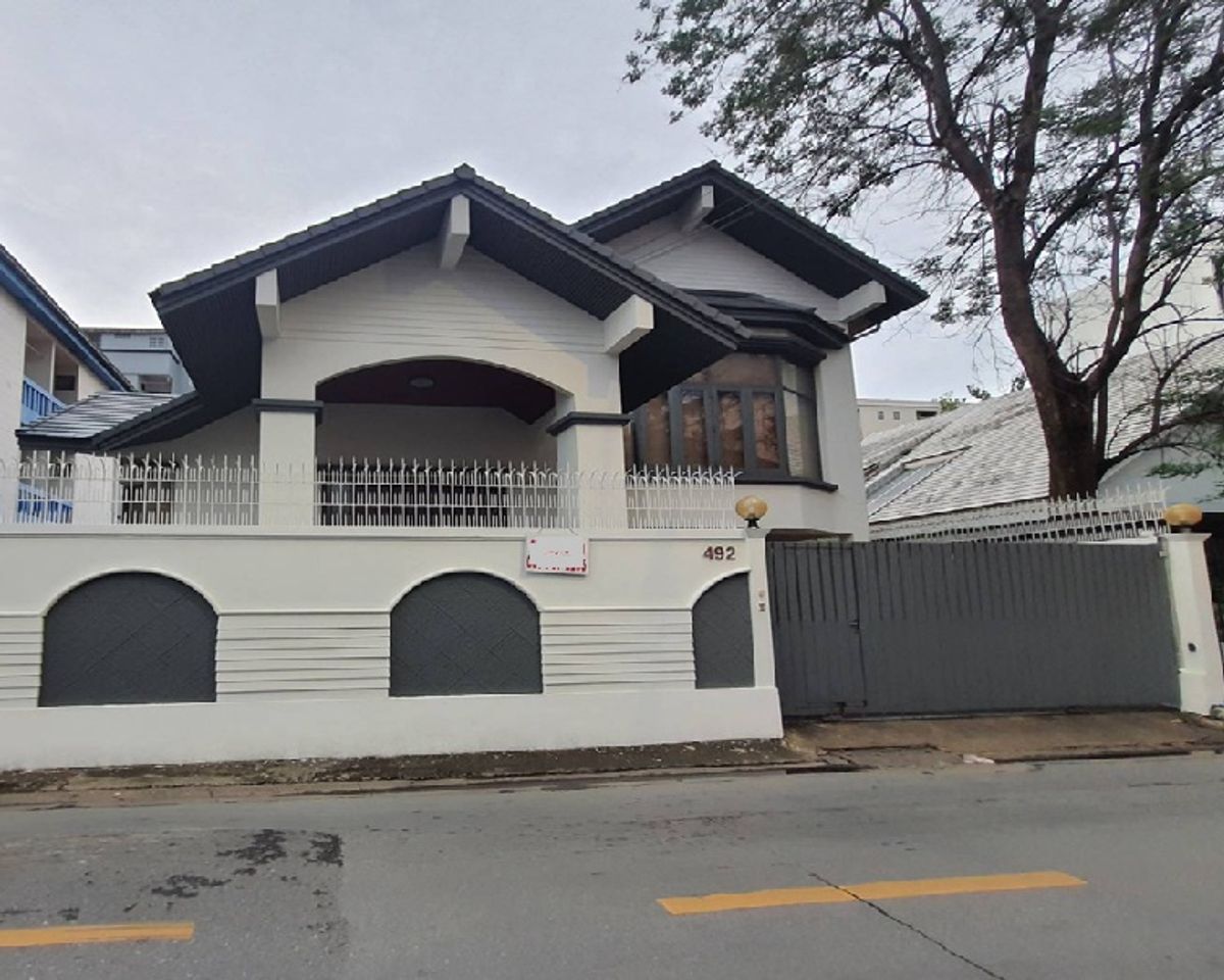 ให้เช่าบ้านรัชดา ห้วยขวาง : For Rent ให้เช่าบ้านเดี่ยว 2 ชั้น หลังใหญ่ ซอยรัชดาภิเษก 36 ซอยเสือใหญ่ / พื้นที่ใช้สอย 300 ตารางเมตร / เฟอร์นิเจอร์บางส่วน / อยู่อาศัย หรือ Home Office , ขายของ Online , ไลฟ์สด จดบริษัทได้ 