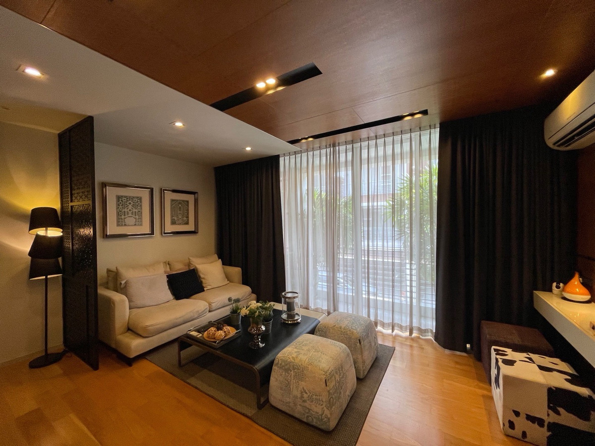 For SaleTownhomeRama3 (Riverside),Satupadit : 📢 Modern 4.5-Storey Townhome for Sale in Central Bangkok! Located just minutes from Central Rama 3 and close to the expressway – perfect for living or home office in a prime business area.