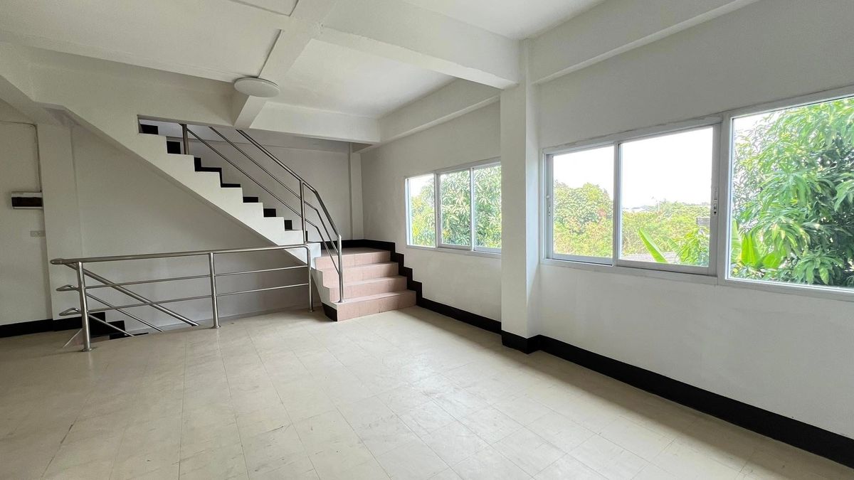 ขายทาวน์โฮมระยอง : ขายทาวน์โฮม 4 ชั้น มาบตาพุด ระยอง ทำเลดี การเดินทางสะดวกสบาย