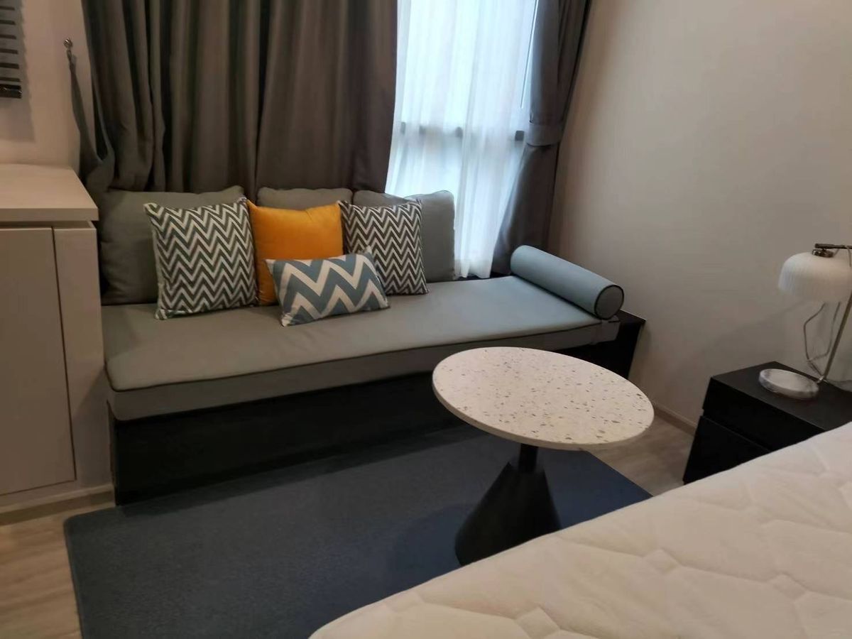 For RentCondoRatchadapisek, Huaikwang, Suttisan : XT Huaikhwang Condo for Rent, complete condo, ready to approach MRT, Huai Khwang, only 75 meters !!