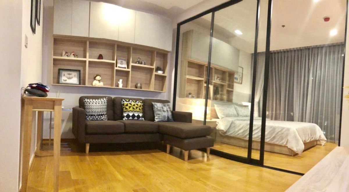 For RentCondoSathorn, Narathiwat : Renting Noble Revo Silom, beautiful furniture In the heart of Bangkok near BTS Surasak. Interested in Atline.@841QLNR