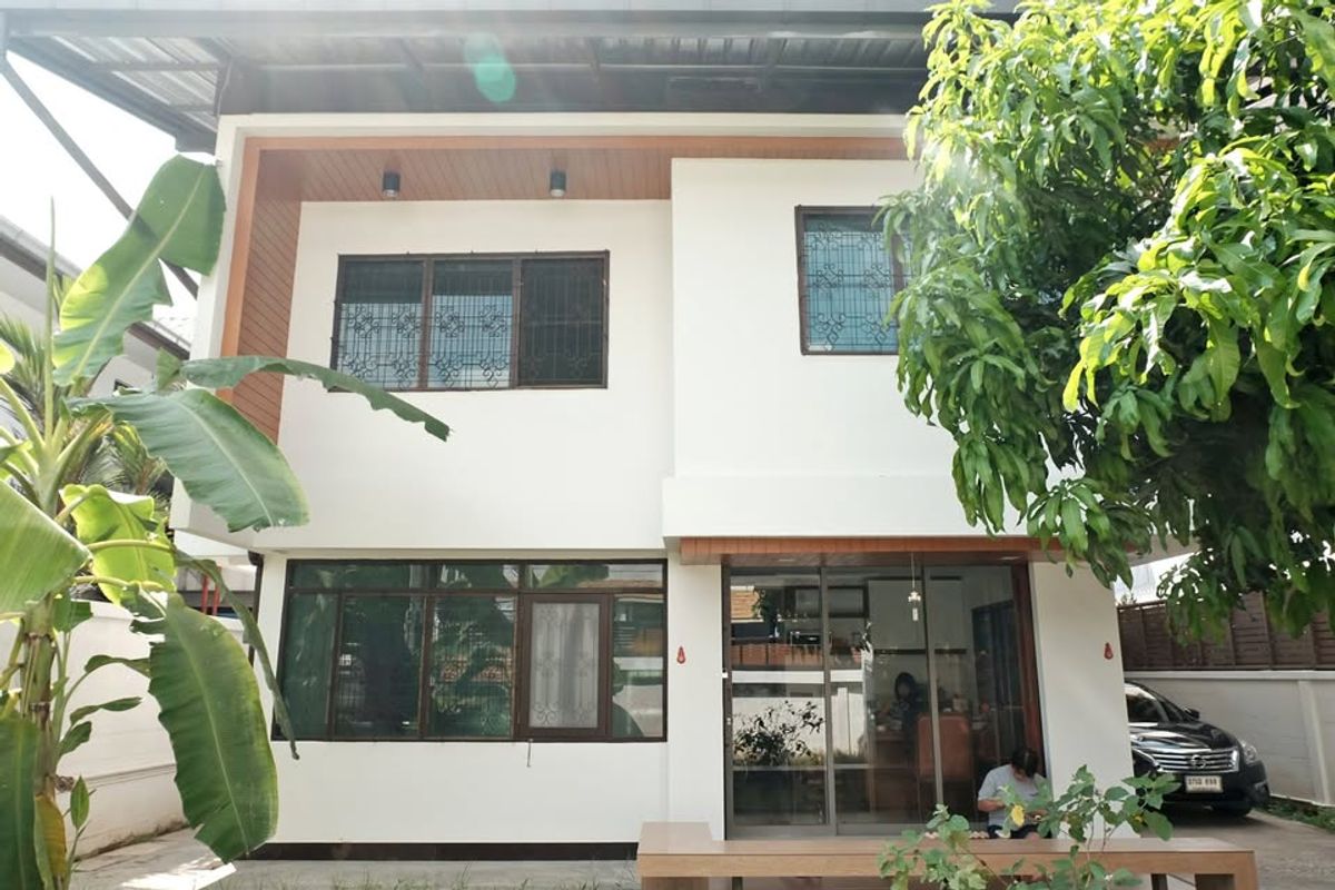 For RentHouseOnnut, Udomsuk : HR2474 for rent in a detached house, area of ​​65 sq.m., near Big C Onnut Suitable for living Or make a place to produce office food