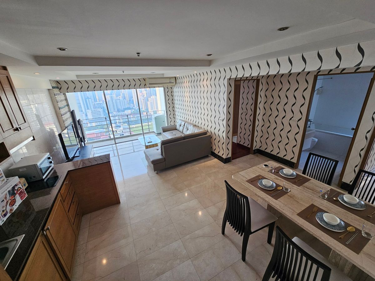 ให้เช่าคอนโดพระราม 9 เพชรบุรีตัดใหม่ RCA : My Resort Bangkok (Asoke+Petchaburi Intersection) 68sqm, 2 Bed 2 Bath •	High floor 34
