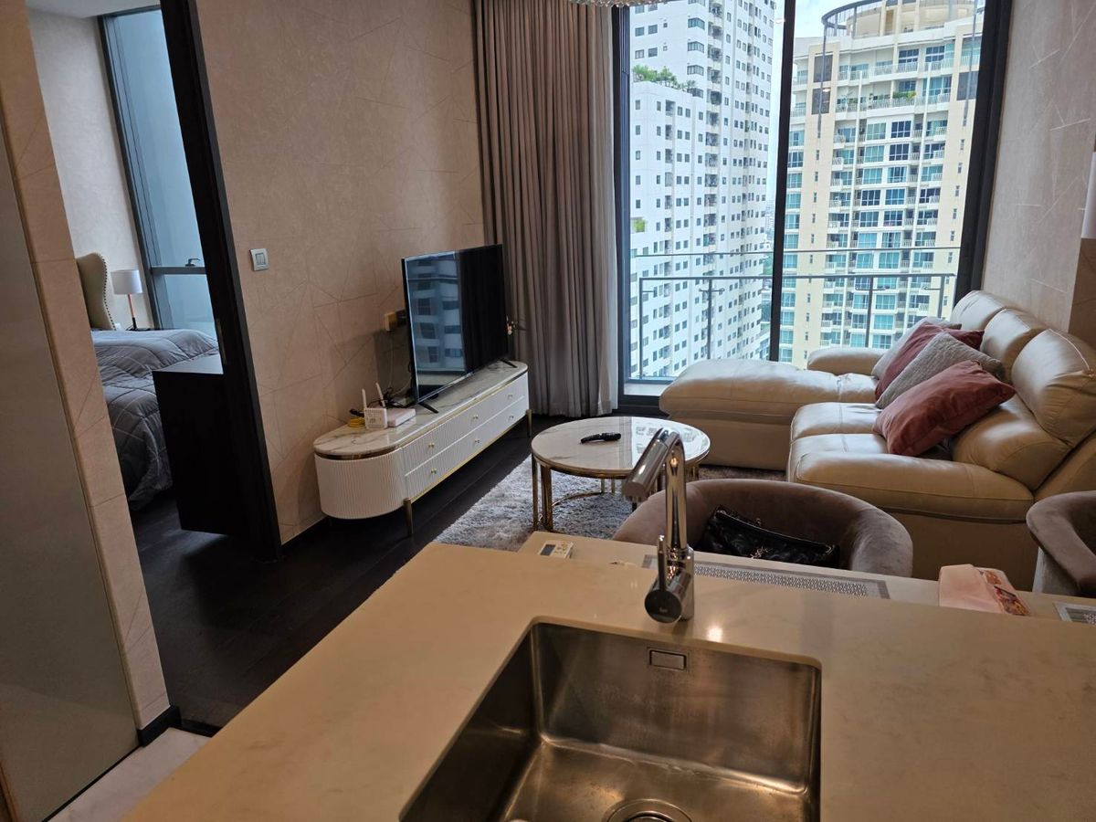 ให้เช่าคอนโดสุขุมวิท อโศก ทองหล่อ : Nice 1 BD Corner Unit ให้เช่าที่ Laviq Sukhumvit 57