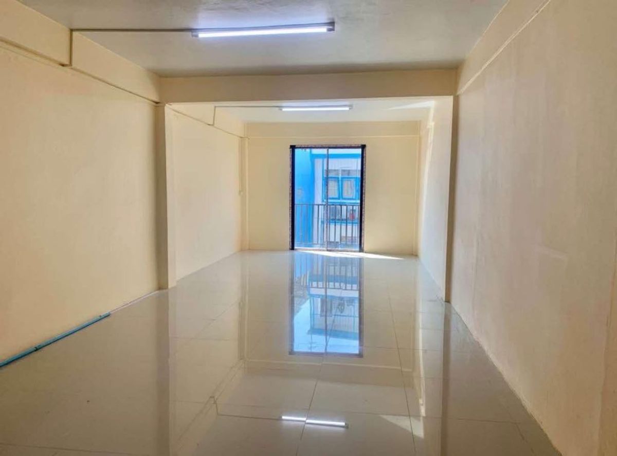 For SaleShop HouseRathburana, Suksawat : Commercial building for sale 4.5 floors 17 square wah   Suksawat Road 37/6 Bang Phueng Subdistrict, Phra Pradaeng District, Samut Prakan