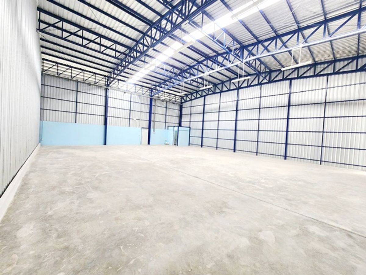 ให้เช่าโกดังลาดกระบัง สุวรรณภูมิ : ลาดกระบัง โกดังให้เช่าใหม่ 500ตรม. 4โรง เดินถึง ARL ลาดกระบัง 648 ม. สนามบินสุวรรณภูมิ 4 กม. สารสาสน์วิเทศร่มเกล้า 4.8 กม.