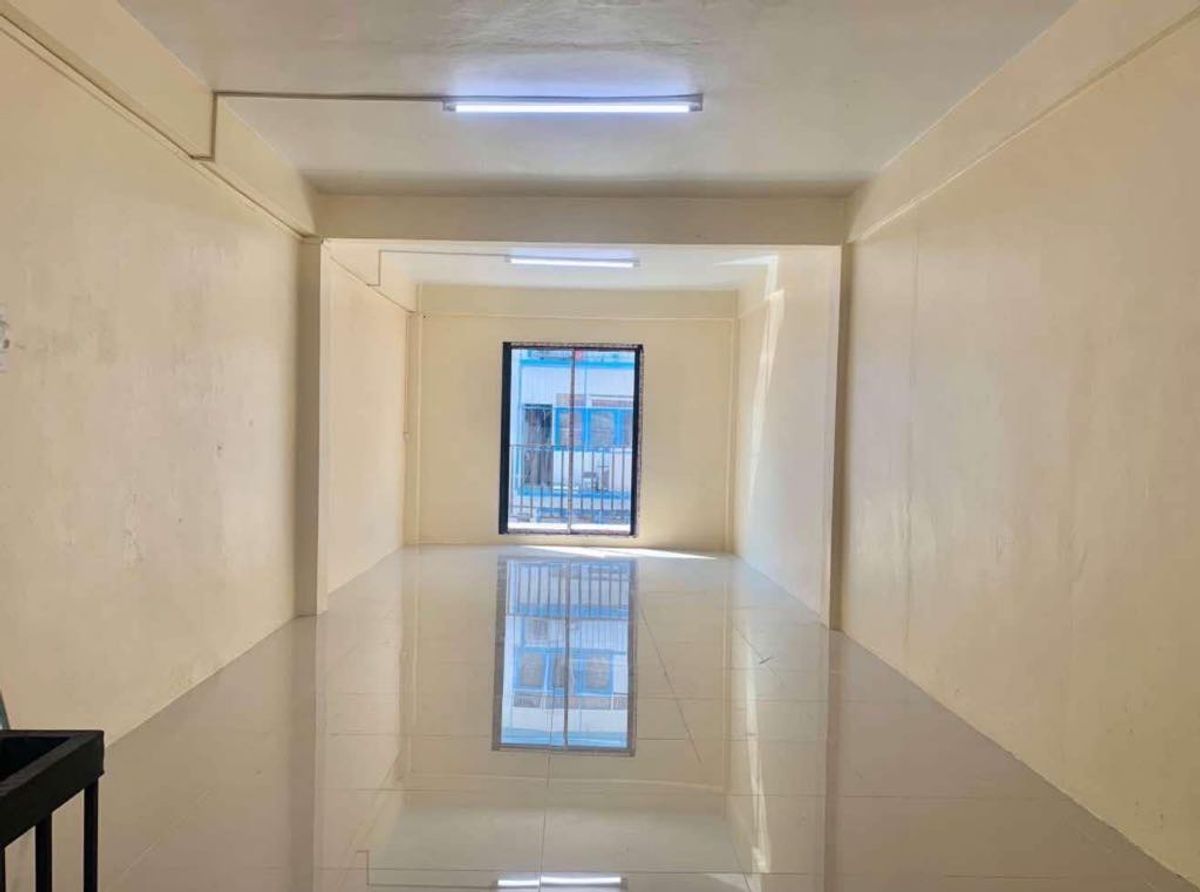 For SaleShop HouseRathburana, Suksawat : Commercial building for sale 4.5 floors 17 square wah   Suksawat Road 37/6 Bang Phueng Subdistrict, Phra Pradaeng District, Samut Prakan