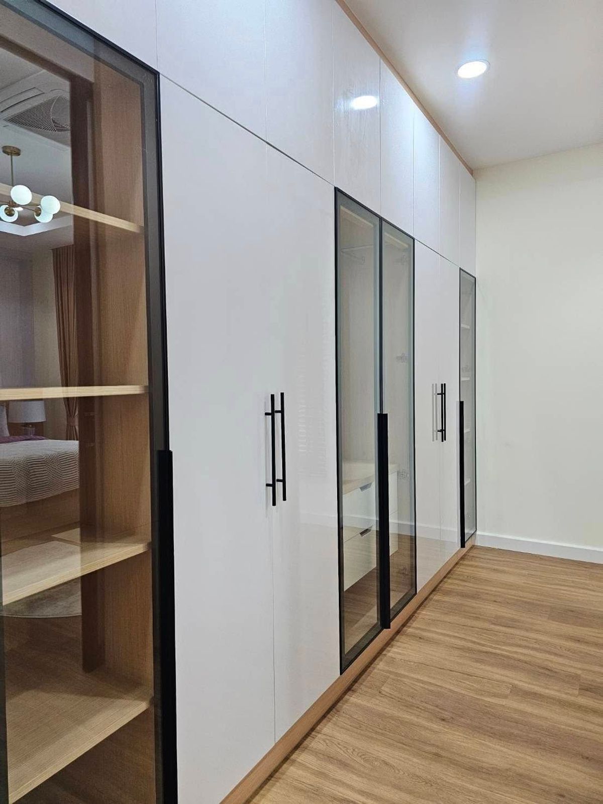 ขายพัทยา บางแสน ชลบุรี สัตหีบ : ขายบ้านพูลวิลล่า 2ชั้น บางละมุง ชลบุรี สไตล์โมเดิร์น สระว่ายน้ำดีไซน์สุดหรู พร้อมด้วยเฟอร์นิเจอร์และเครื่องใช้ไฟฟ้า