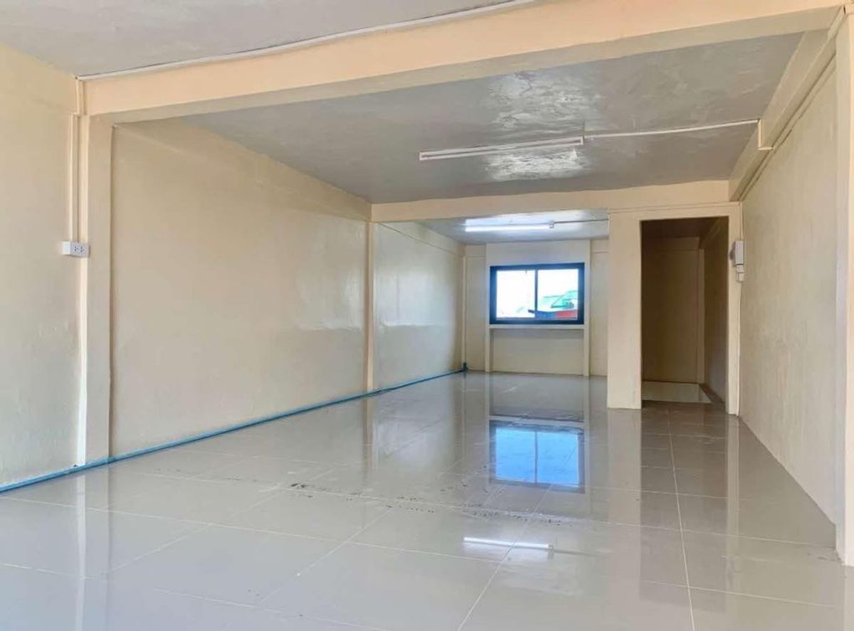 For SaleShop HouseRathburana, Suksawat : Commercial building for sale 4.5 floors 17 square wah   Suksawat Road 37/6 Bang Phueng Subdistrict, Phra Pradaeng District, Samut Prakan