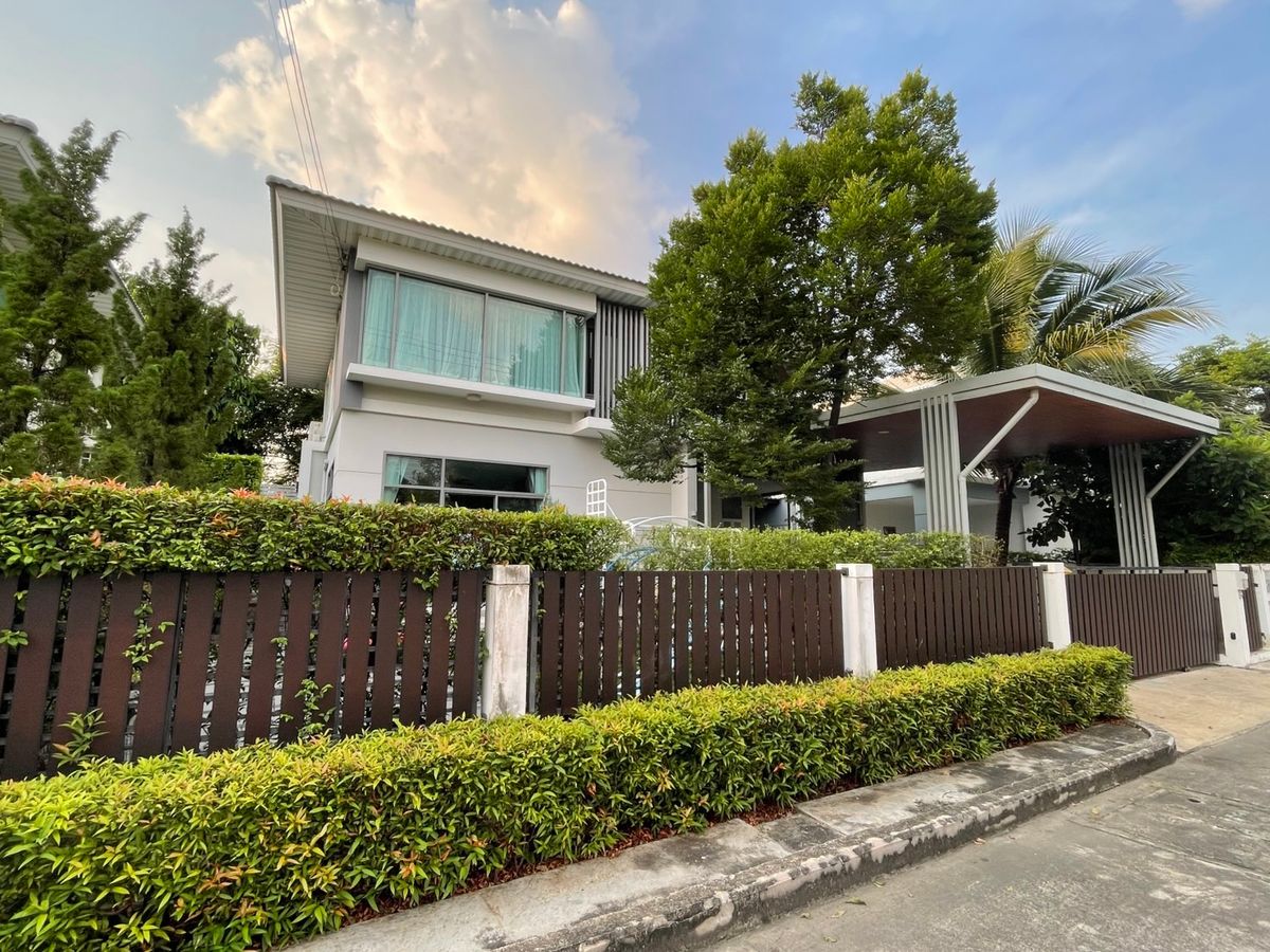 For SaleHouseNonthaburi, Bang Yai, Bangbuathong : House for sale in the perfect corner of the Ratchaphruek 4 bedroom, 3 bathrooms on the Maine road, no house opposite.