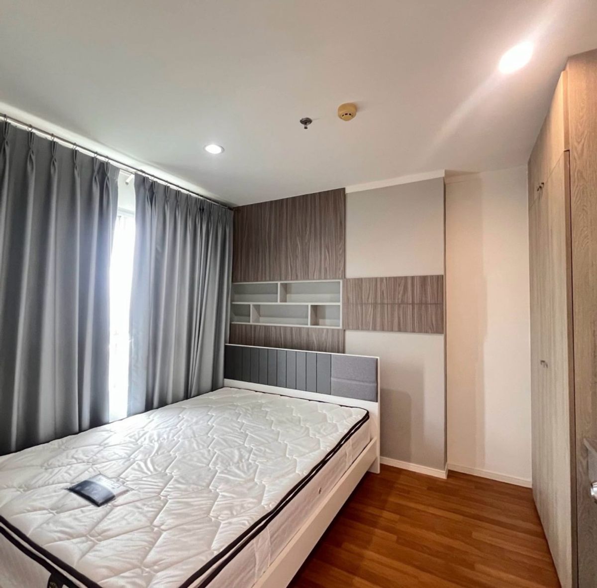 ให้เช่าคอนโดปิ่นเกล้า จรัญสนิทวงศ์ : ให้เช่า Lumpini Place Boromratchachonni Pinklao|ลุมพินี เพลส บรมราชชนนี ปิ่นเกล้า
32 ตรม. ห้องพร้อมอยู่ จองเลย

