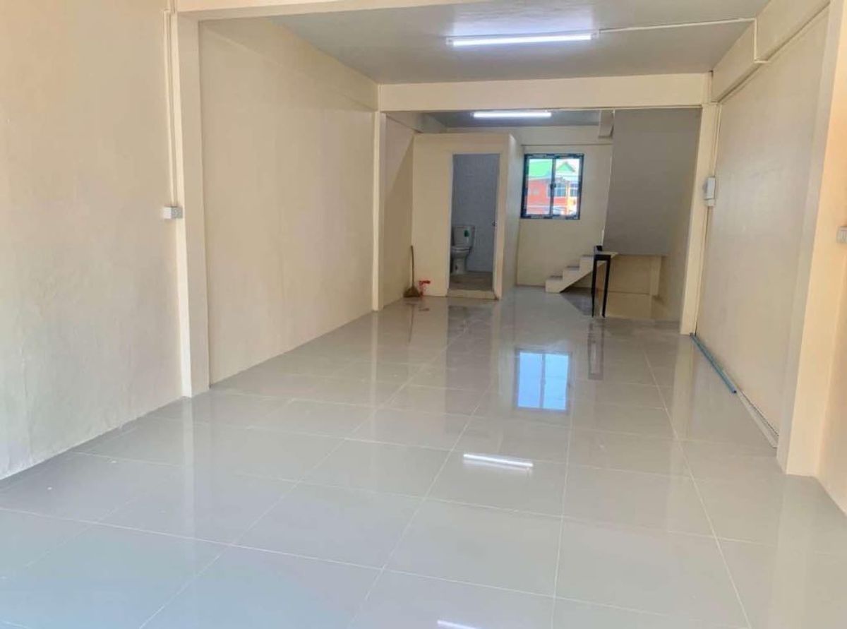 For SaleShop HouseRathburana, Suksawat : Commercial building for sale 4.5 floors 17 square wah   Suksawat Road 37/6 Bang Phueng Subdistrict, Phra Pradaeng District, Samut Prakan