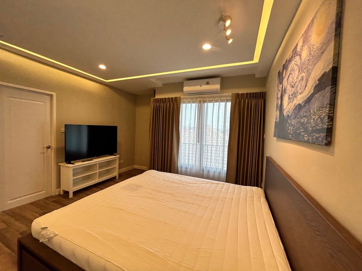 ให้เช่าพัฒนาการ ศรีนครินทร์ : ห้องใหญ่ 45 ตรม 1 นอน 1 นั่งเล่น ใหม่เอี่ยมยังไม่มีคนเคยอยู่ พัฒนาการซอย 50 ตกแต่งพร้อมอยู่ (ปลอดภัยมาก เจ้าของอยู่ในตึกเดียวกัน และปล่อยเช่าเอง)