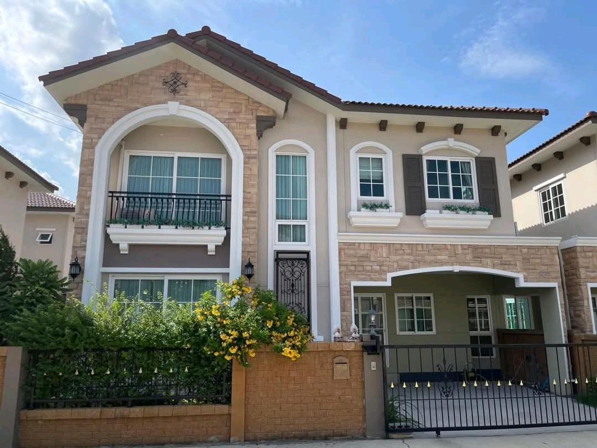ให้เช่าบ้านบางแค เพชรเกษม : 🏠ให้เช่าบ้านแฝด 2 ชั้น สไตล์อิตาลี โครงการโกลเด้น นีโอ 2 บางแค
บ้านสวย พร้อมอยู่ เหมาะสำหรับครอบครัว!