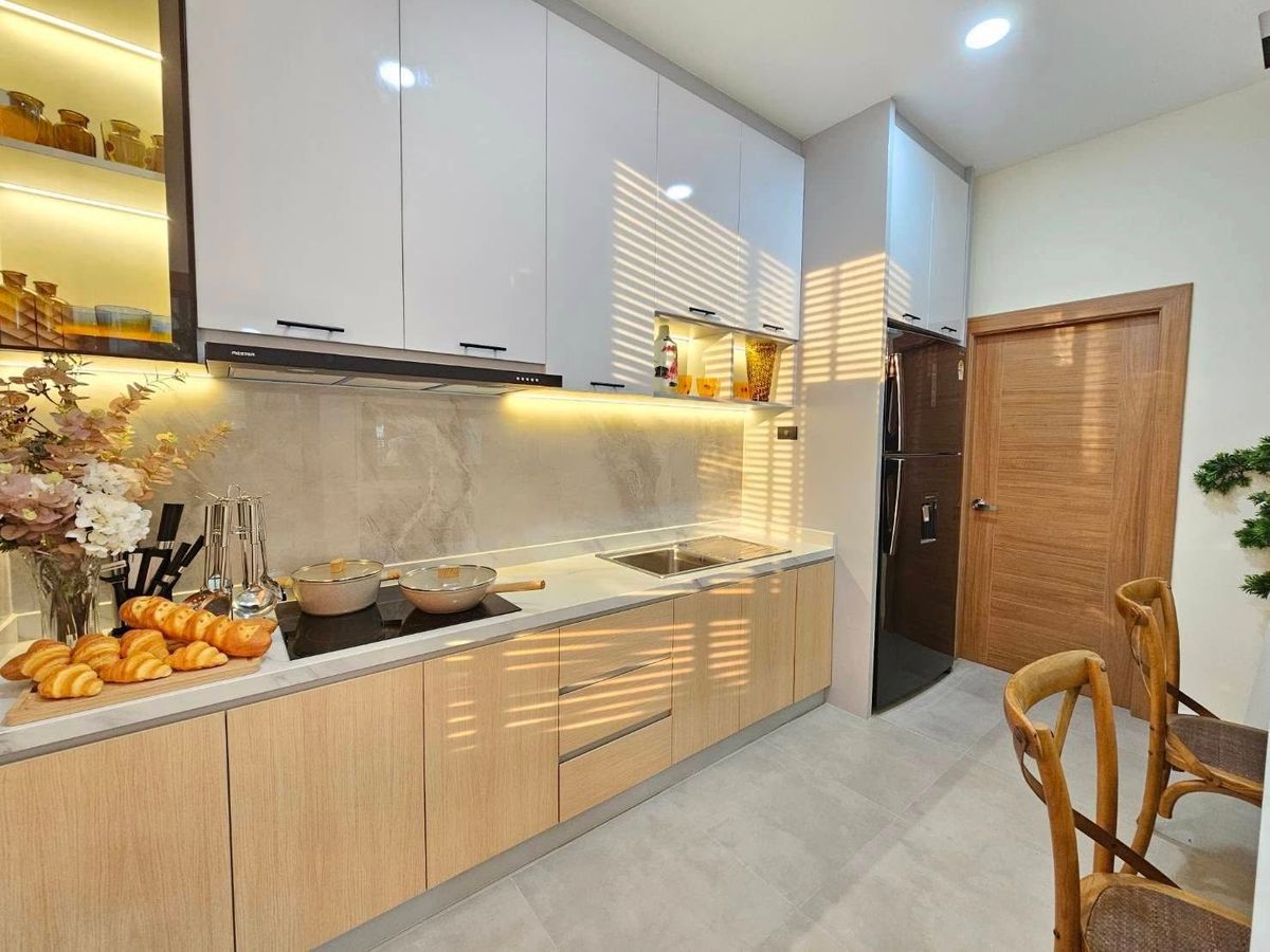 ขายพัทยา บางแสน ชลบุรี สัตหีบ : ขายบ้านพูลวิลล่า 2ชั้น บางละมุง ชลบุรี สไตล์โมเดิร์น สระว่ายน้ำดีไซน์สุดหรู พร้อมด้วยเฟอร์นิเจอร์และเครื่องใช้ไฟฟ้า