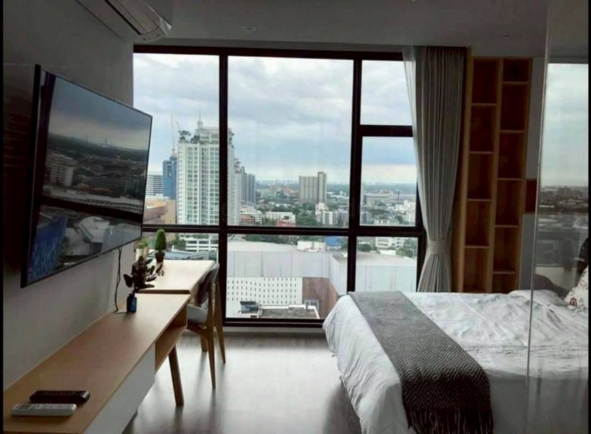 For RentCondoSukhumvit, Asoke, Thonglor : Rent a RHYTHM EKKAMAI, 70 sqm, 2 bedrooms, 2 bathrooms, near BTS Ekkamai.