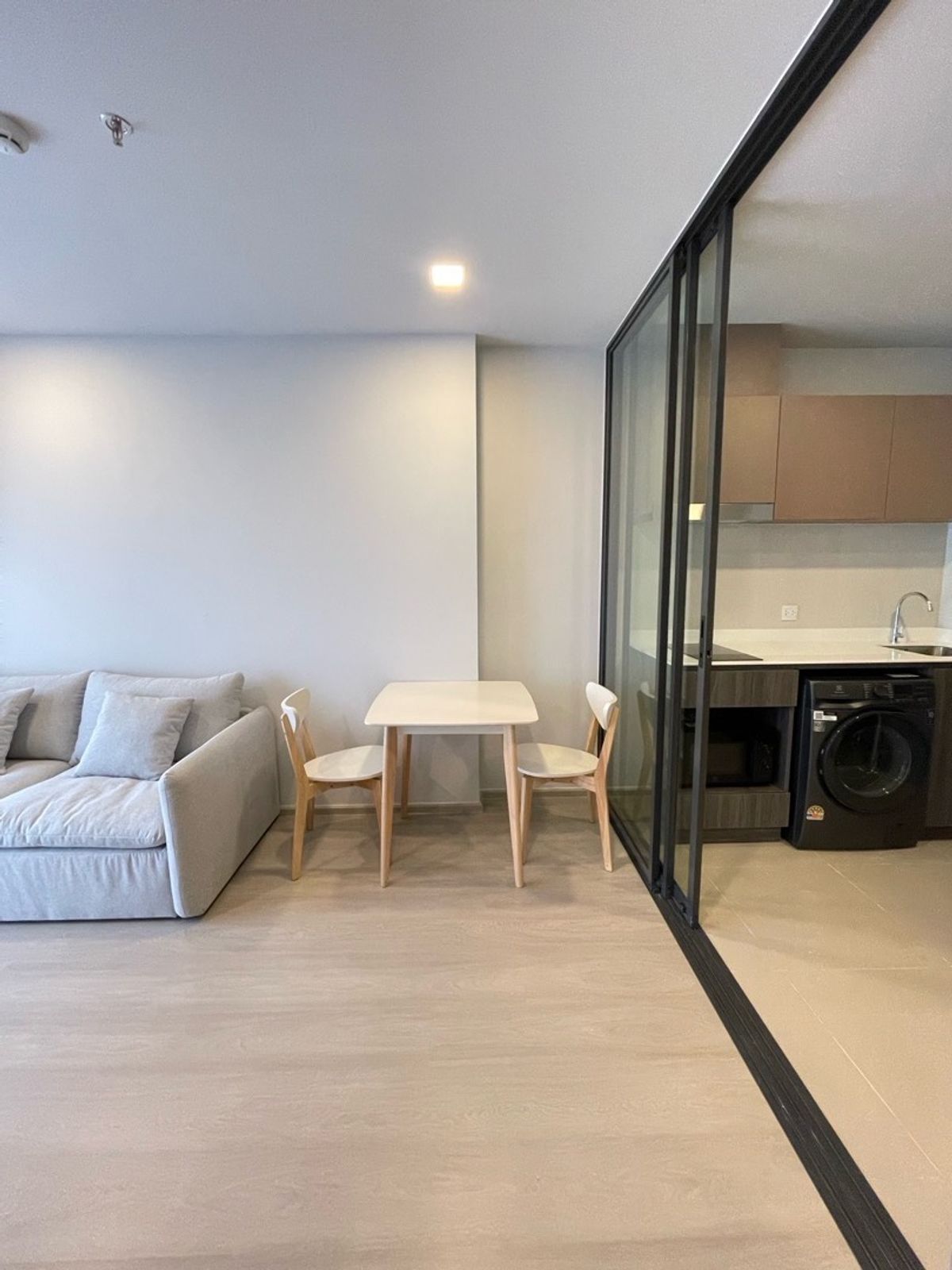 ให้เช่าคอนโดลาดพร้าว เซ็นทรัลลาดพร้าว : 🔥ให้เช่าด่วน🔥ไลฟ์ พหล-ลาดพร้าว  เฟอร์และเครื่องใช้ไฟฟ้าครบ  ติดรถไฟฟ้าห้าแยกลาดพร้าว พร้อมเข้าอยู่