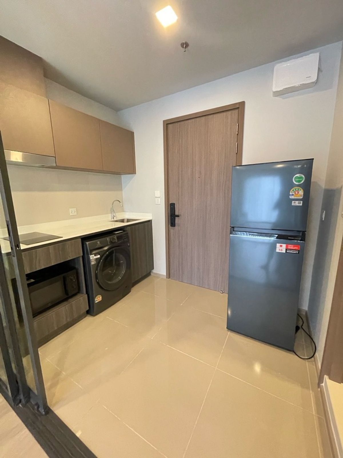 ให้เช่าคอนโดลาดพร้าว เซ็นทรัลลาดพร้าว : 🔥ให้เช่าด่วน🔥ไลฟ์ พหล-ลาดพร้าว  เฟอร์และเครื่องใช้ไฟฟ้าครบ  ติดรถไฟฟ้าห้าแยกลาดพร้าว พร้อมเข้าอยู่