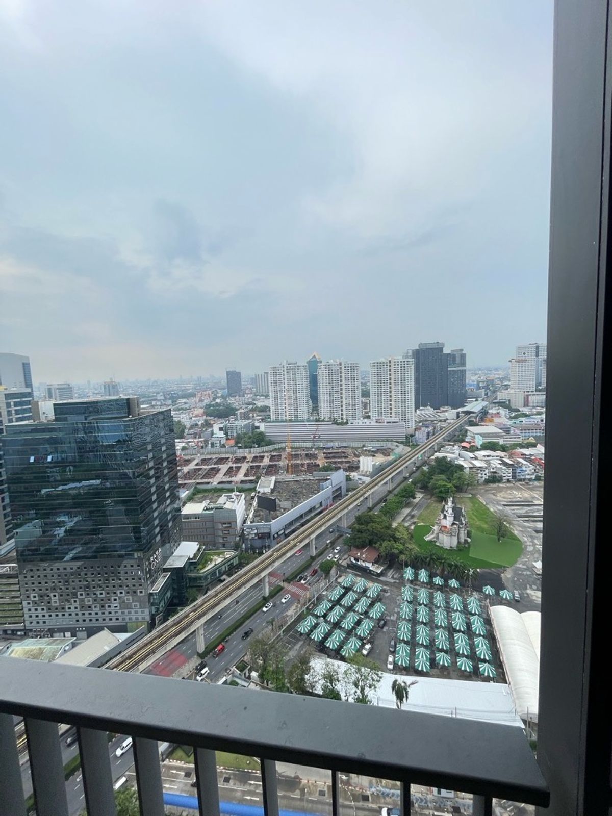 ให้เช่าคอนโดลาดพร้าว เซ็นทรัลลาดพร้าว : 🔥ให้เช่าด่วน🔥ไลฟ์ พหล-ลาดพร้าว  เฟอร์และเครื่องใช้ไฟฟ้าครบ  ติดรถไฟฟ้าห้าแยกลาดพร้าว พร้อมเข้าอยู่