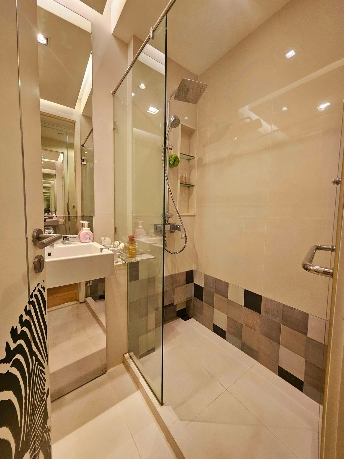 For SaleCondoLadprao, Central Ladprao : ✨ Rare One-Owner Condo for Sale – Fully Furnished High Floor Unit with Unblocked View | Equinox Phahol–Vibha, Prime BTS Location