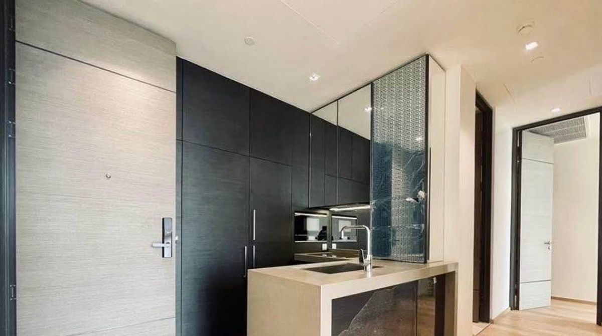 For RentCondoWitthayu, Chidlom, Langsuan, Ploenchit : Luxury condo at 28 Chidlom. Convenient transportation. Near the BTS Skytrain has a beautiful room shuttle. Ready to stay immediately !!  