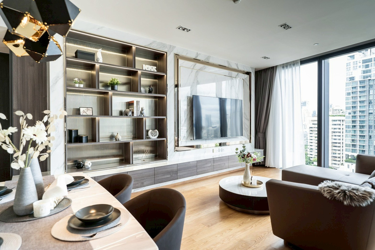 For RentCondoSukhumvit, Asoke, Thonglor : ✨ GT15895 | Luxury condo at Beatniq Sukhumvit 32, convenient travel, near BTS, shuttle available, beautiful room, fully furnished. Ready to move in immediately!!!