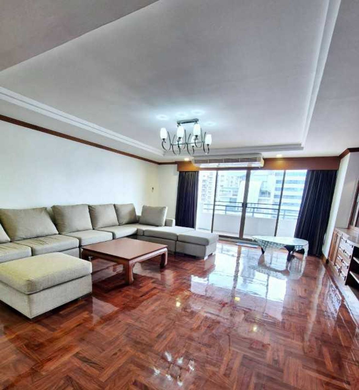 For SaleCondoSukhumvit, Asoke, Thonglor : Condo for Sale: Wattana Heights Condominium 337 sq.m. Near MRT Sukhumvit