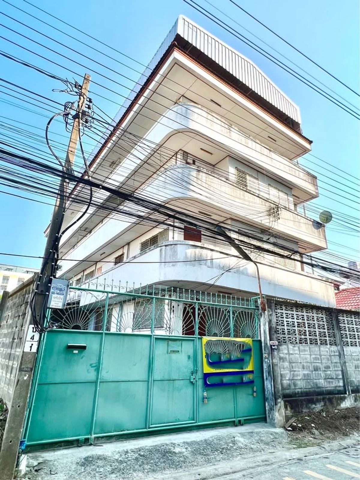 For RentHome OfficeSukhumvit, Asoke, Thonglor : ✨ 4-Storey Commercial Building for Rent in Central Bangna – Spacious 1,500 sqm with Private Parking, Near BTS Bangna and Expressway, Easy Access