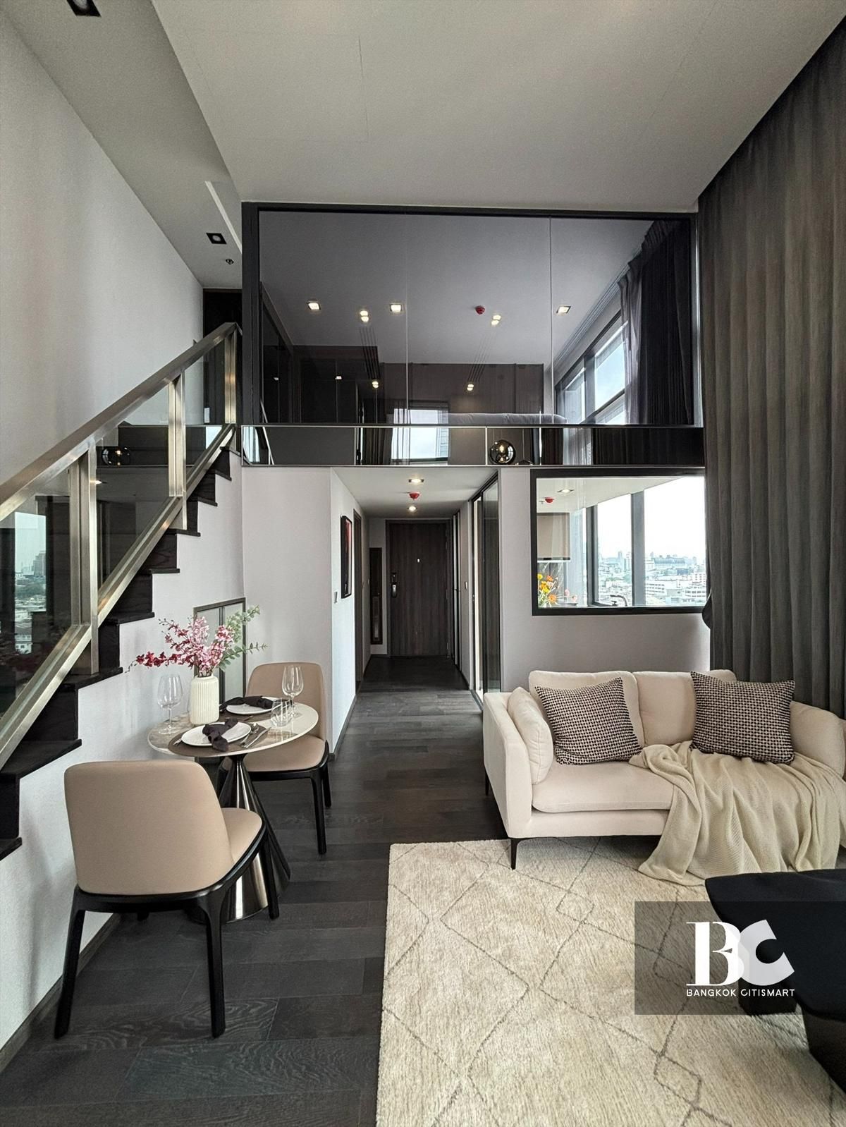 ขายคอนโดราชเทวี พญาไท : 🌿 For Sale: Conner Ratchathewi – Luxury Living with Clean Water & Fresh Air in Central Bangkok 🌿 A rare opportunity to own a high-floor unit in one of Bangkok’s most innovative luxury condos, just 1 BTS station from Siam.