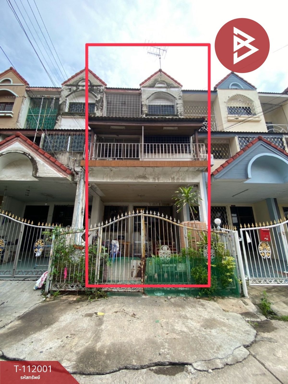ขายทาวน์โฮมมีนบุรี-ร่มเกล้า : ขายทาวน์เฮ้าส์ 3 ชั้น หมู่บ้านเสริมศิริ ซอยพระยาสุเรนทร์ 30 คลองสามวา กรุงเทพมหานคร