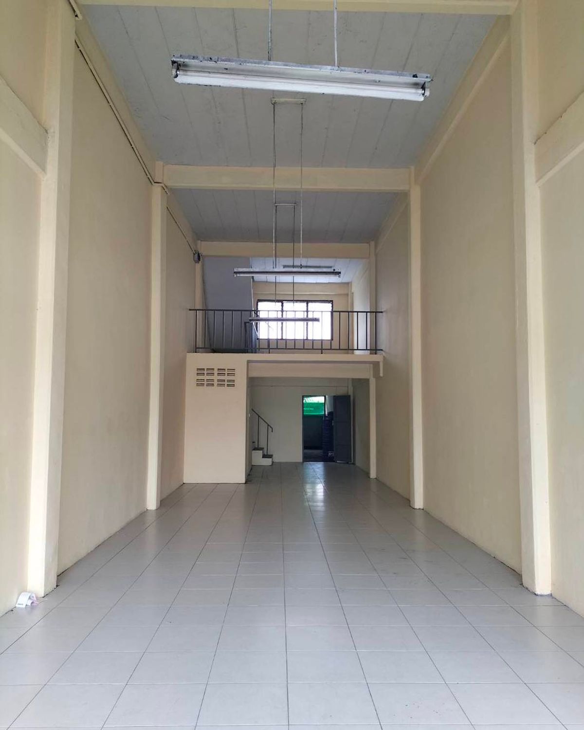 For RentShop HousePathum Thani,Rangsit, Thammasat : For Rent Commercial Building 3.5 Floor Nimit Mai Road Lum Luk Ka