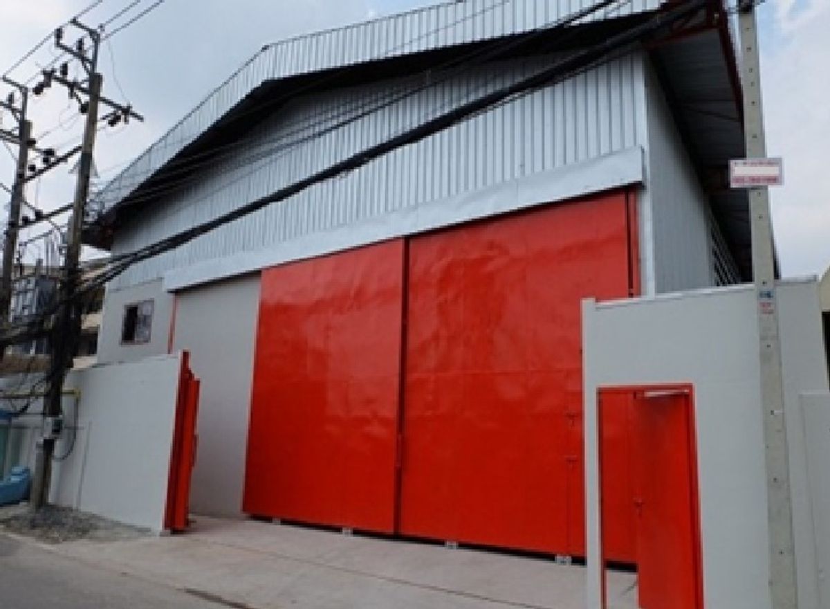 ให้เช่าโกดังลาดกระบัง สุวรรณภูมิ : For Rent ให้เช่าโกดัง พร้อมสำนักงาน ซอยลาดกระบัง เข้าซอยไม่ลึก ใกล้ โรบินสัน ลาดกระบัง พื้นที่โกดัง 1600 ตารางเมตร ทำเลดี รถเทรลเลอร์เข้าออกได้