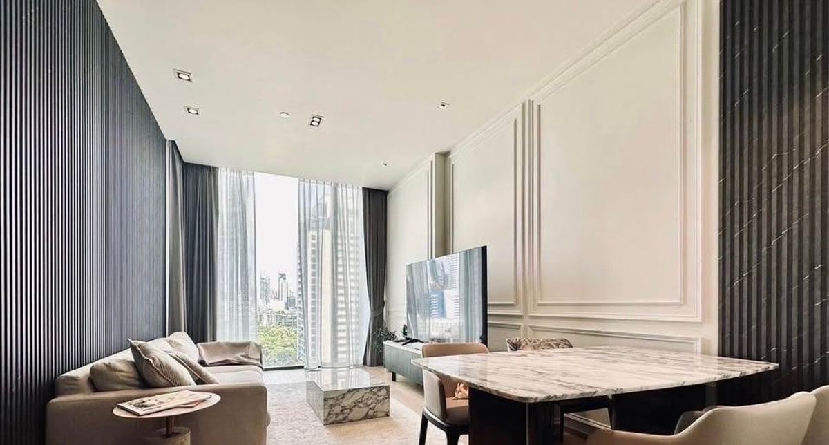 For RentCondoWitthayu, Chidlom, Langsuan, Ploenchit : Luxury condo at 28 Chidlom. Convenient transportation. Near the BTS Skytrain has a beautiful room shuttle. Ready to stay immediately !!  