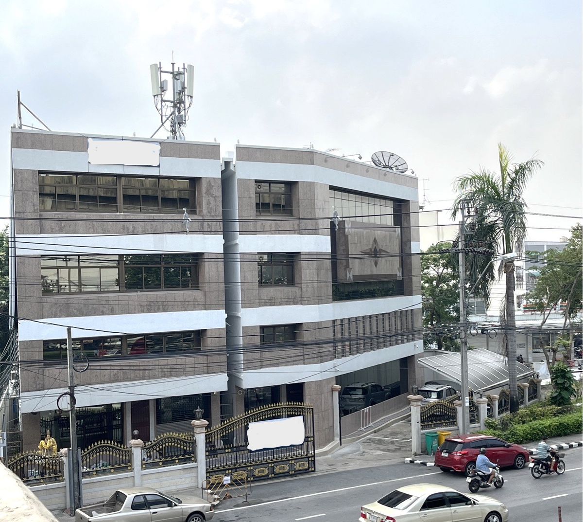 For RentOfficePinklao, Charansanitwong : 🏬 3 storey building for Rent, area 470 sqm. close to Borommaratchachonnani Rd.