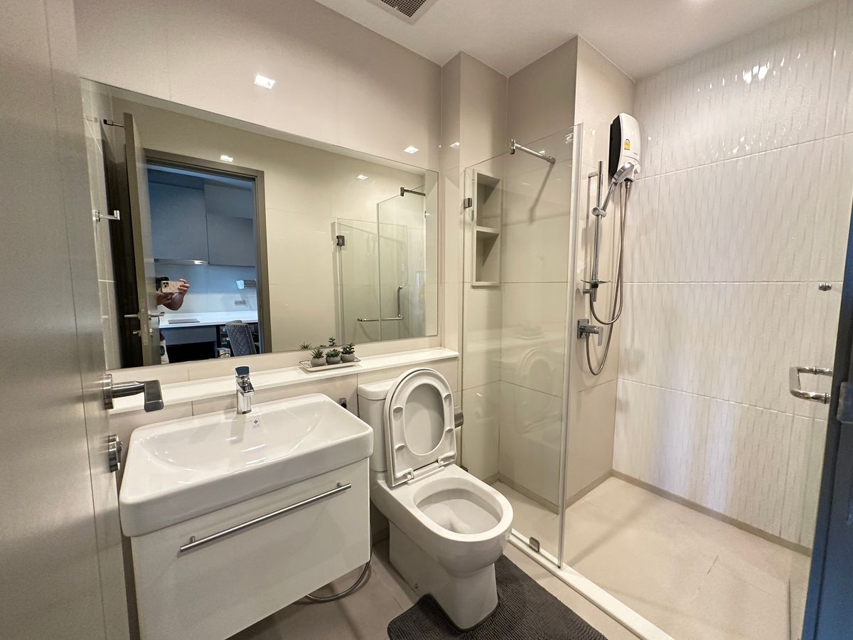 For RentCondoRama9, Petchburi, RCA : For rent Life Asoke Hype Price 24,000 baht [MKr250581]