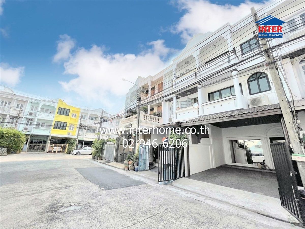 ขายทาวน์โฮมสะพานควาย จตุจักร : ทาวน์โฮม 3 ชั้น 22.5 ตร.ว. หมู่บ้านซื่อตรงเสนา ซอยเสนานิคม1 (ซอย15 แยก2) ถนนพหลโยธิน32 เขตจตุจักร กรุงเทพมหานคร