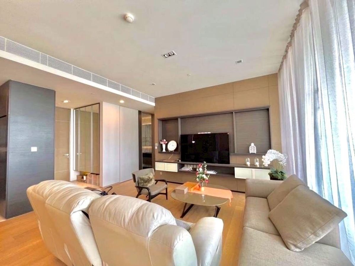 ให้เช่าคอนโดสีลม ศาลาแดง บางรัก : Saladaeng One (For rent) 2 Bed 2 Bath. area 110 sqm. Near Lumpini park *Rental 130,000 THB per month  #CODE0440