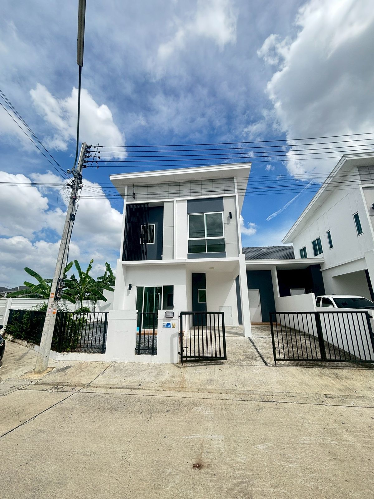 ขายบ้านนครปฐม : ขายบ้านพฤกษา102  ไร่ขิง 42 สาย5🏡 ( 120/364 ซอย11 หลังมุม) บ้านกำลังรีโนเวท