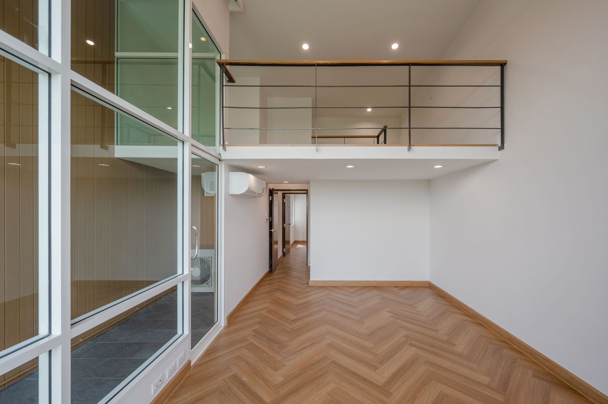 For SaleTownhomeChokchai 4, Ladprao 71, Ladprao 48, : Onyx Nakniwat 48 📍 3 -story townhome, Modern Loft 4 bedrooms, 206 sq.m., only 7.5 minus. !! Great value 🔥 Near Central East Ville / Interested contact 062-362-5623 Agent